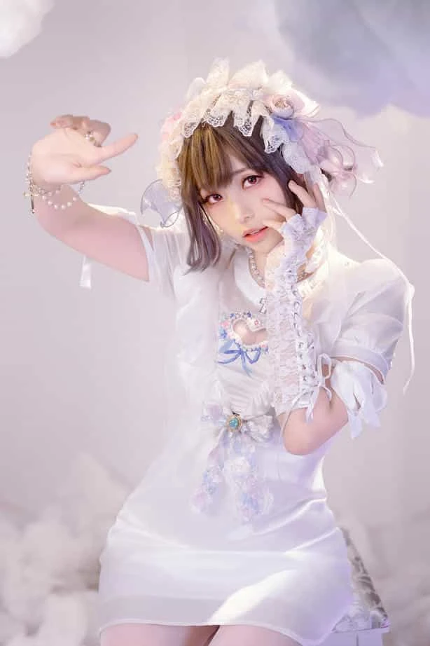 ElyEE子 2024年10月订阅 (2／3套) Cloudy Dreaming雲朵夢境