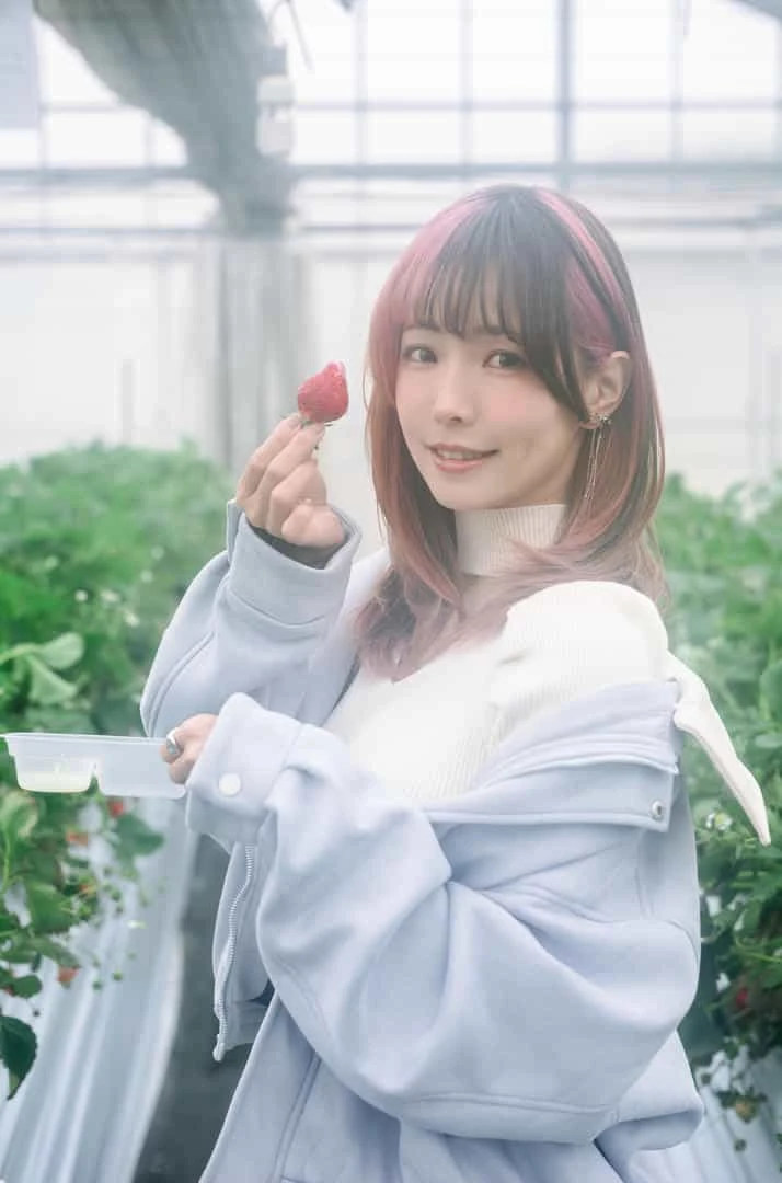 ElyEE子 Strawberry Picking Date