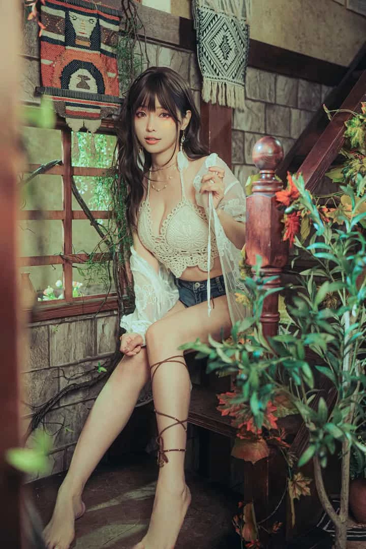 ElyEE子 Secret Treehouse Escape