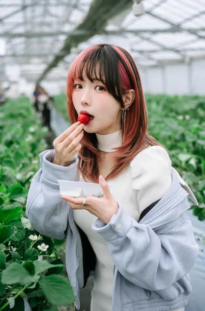 ElyEE子 Strawberry Picking Date