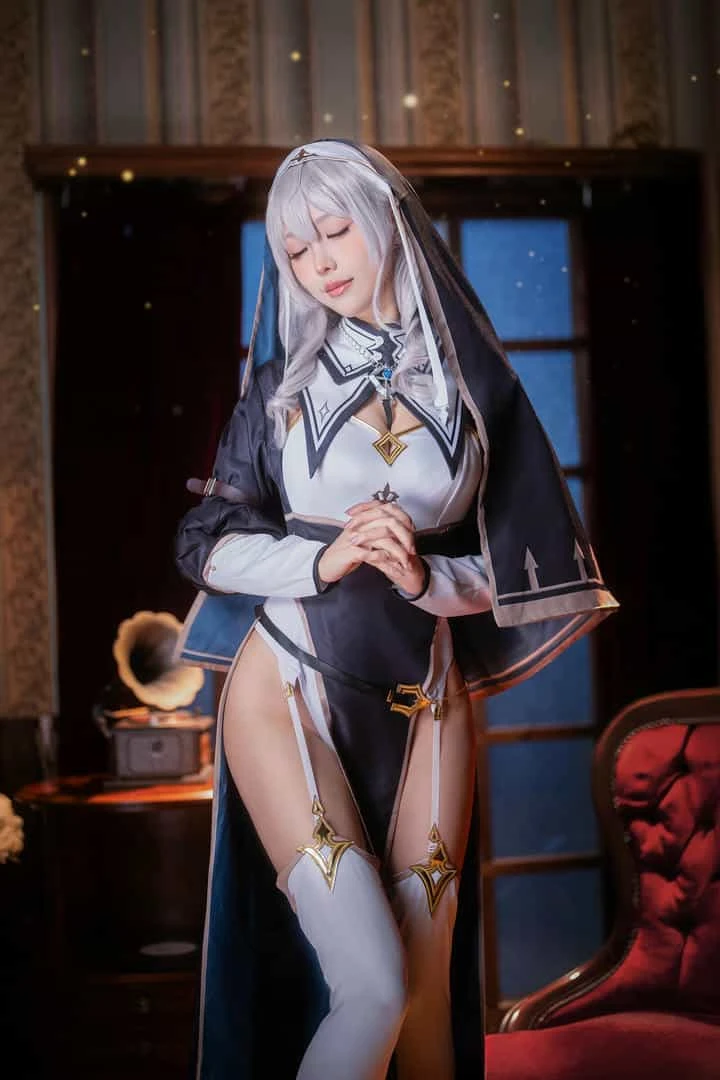 ElyEE子 Shirogane noel~Nun