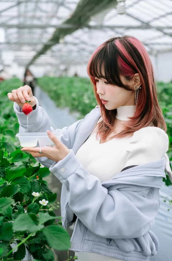 ElyEE子 Strawberry Picking Date