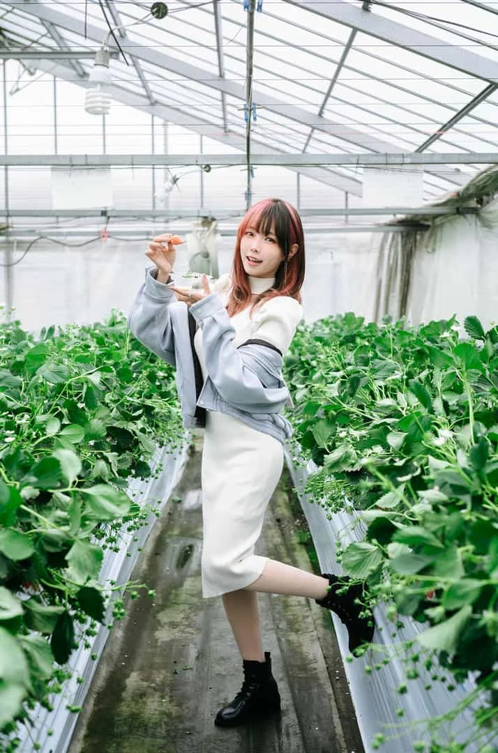 ElyEE子 Strawberry Picking Date