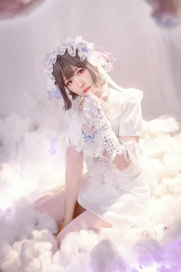 ElyEE子 2024年10月订阅 (2／3套) Cloudy Dreaming雲朵夢境