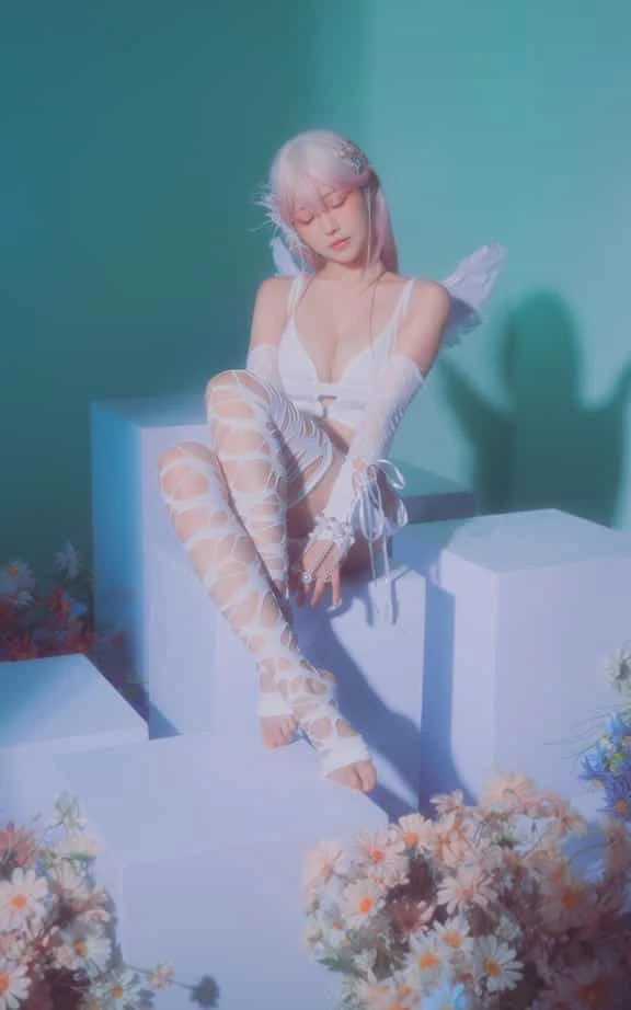 ElyEE子 2024年10月订阅 (1／3套) Plant Angel植天使
