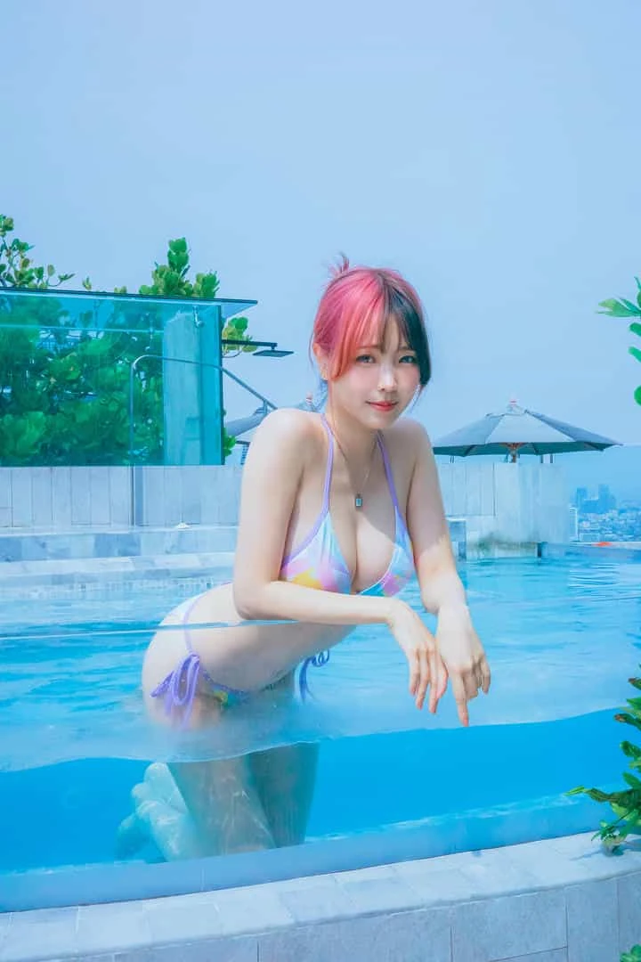 ElyEE子 Poolside Relaxation