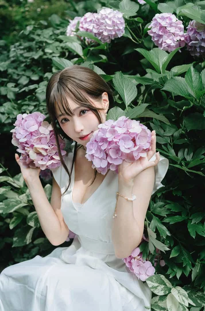 ElyEE子 2024 July-Tier 3 A.Rainy Season雨季繡球花