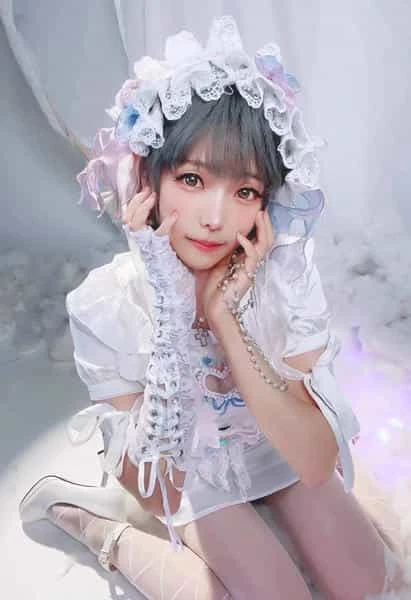ElyEE子 2024年10月订阅 (2／3套) Cloudy Dreaming雲朵夢境