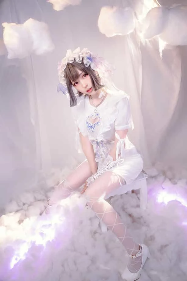 ElyEE子 2024年10月订阅 (2／3套) Cloudy Dreaming雲朵夢境