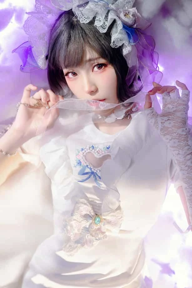 ElyEE子 2024年10月订阅 (2／3套) Cloudy Dreaming雲朵夢境