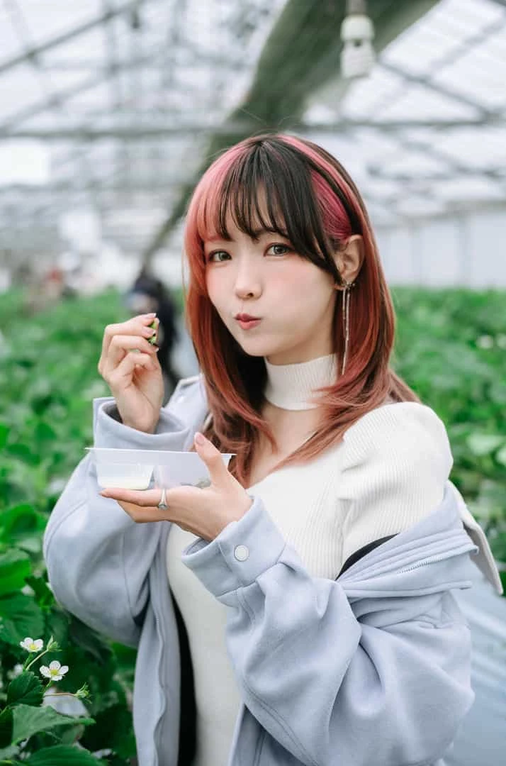 ElyEE子 Strawberry Picking Date