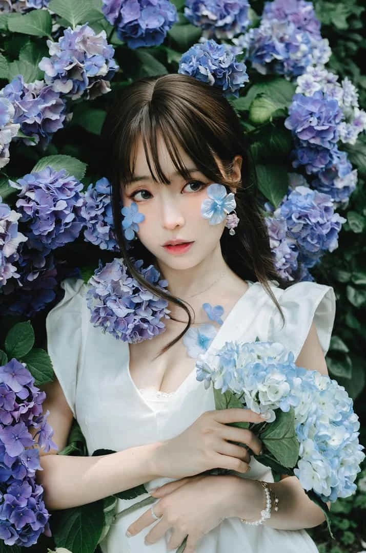 ElyEE子 2024 July-Tier 3 A.Rainy Season雨季繡球花