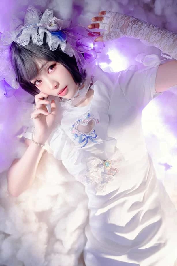 ElyEE子 2024年10月订阅 (2／3套) Cloudy Dreaming雲朵夢境