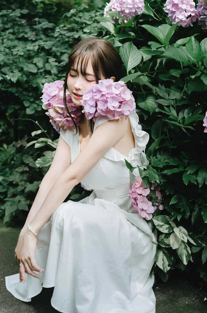 ElyEE子 2024 July-Tier 3 A.Rainy Season雨季繡球花