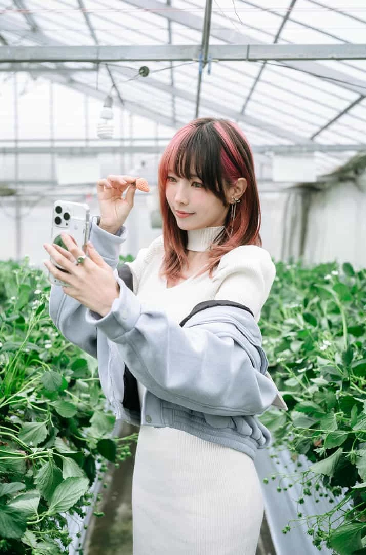 ElyEE子 Strawberry Picking Date