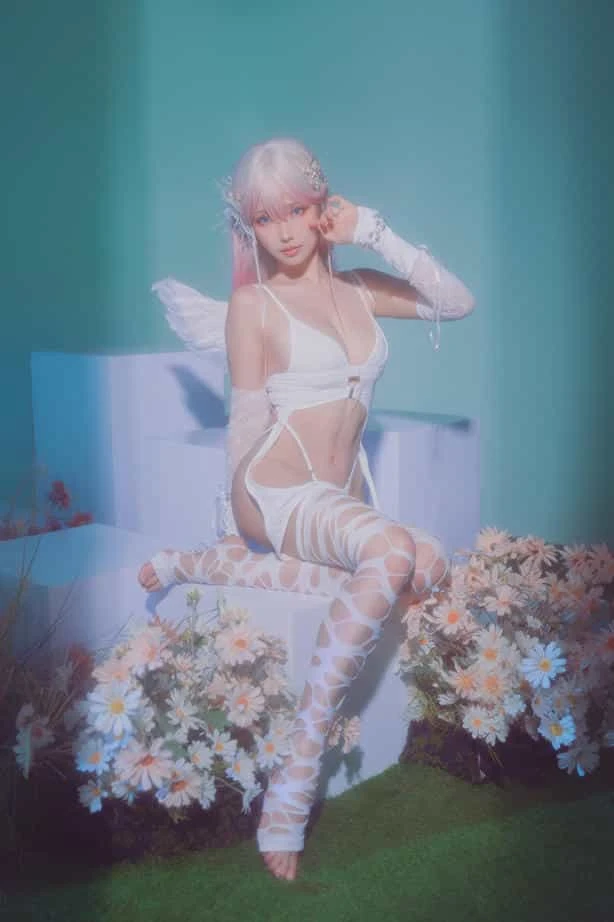 ElyEE子 2024年10月订阅 (1／3套) Plant Angel植天使