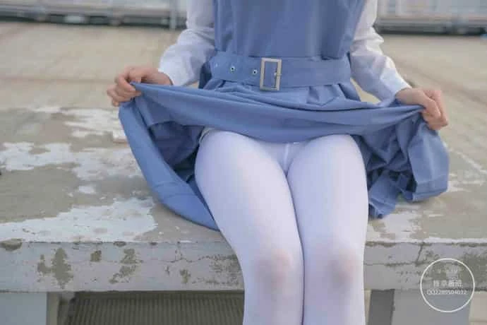 稚乖画册 夜夜 天台真空80D白丝