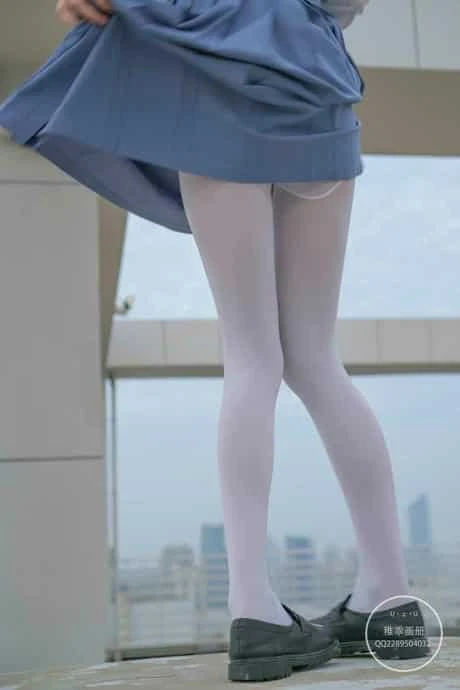 稚乖画册 夜夜 天台真空80D白丝