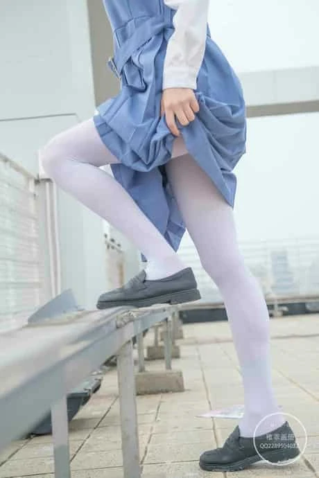 稚乖画册 夜夜 天台真空80D白丝
