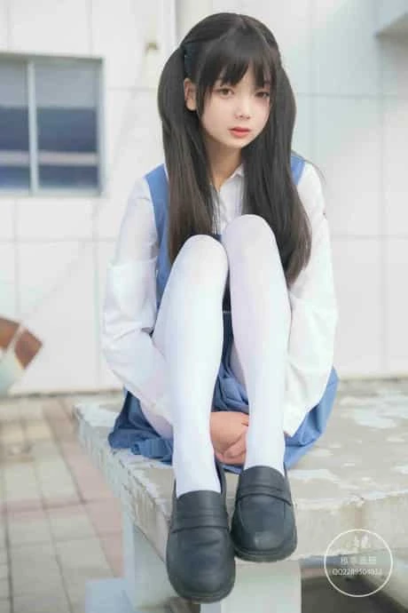稚乖画册 夜夜 天台真空80D白丝