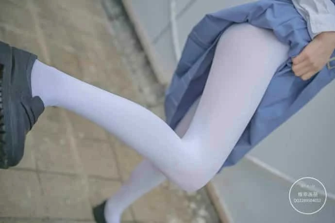 稚乖画册 夜夜 天台真空80D白丝
