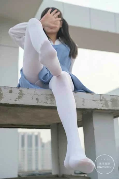 稚乖画册 夜夜 天台真空80D白丝