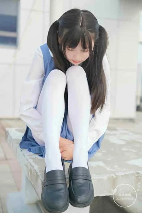 稚乖画册 夜夜 天台真空80D白丝