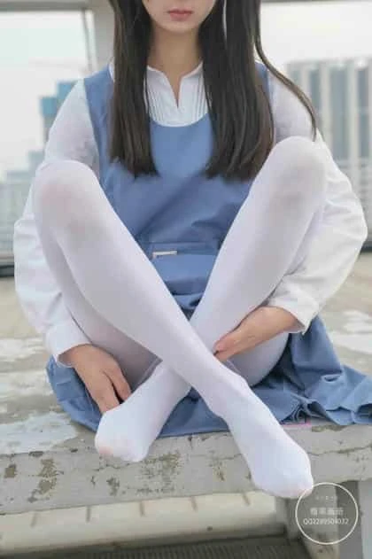 稚乖画册 夜夜 天台真空80D白丝