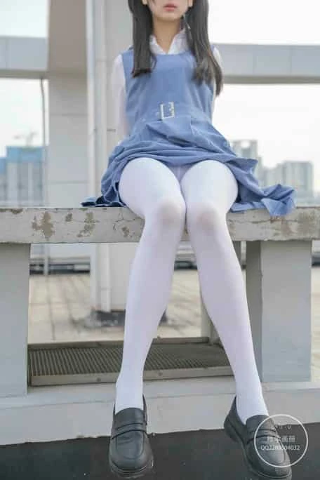 稚乖画册 夜夜 天台真空80D白丝