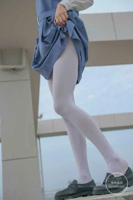 稚乖画册 夜夜 天台真空80D白丝