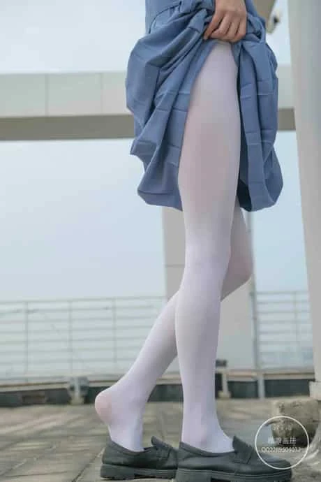 稚乖画册 夜夜 天台真空80D白丝