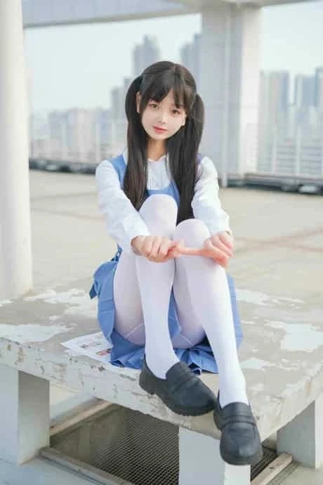 稚乖画册 夜夜 天台真空80D白丝