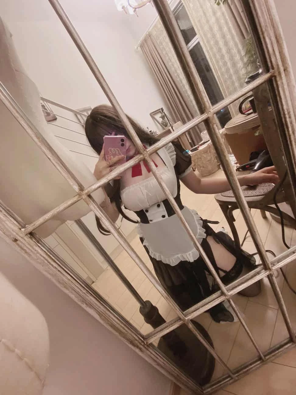 次屁啦 - 透明女仆桃