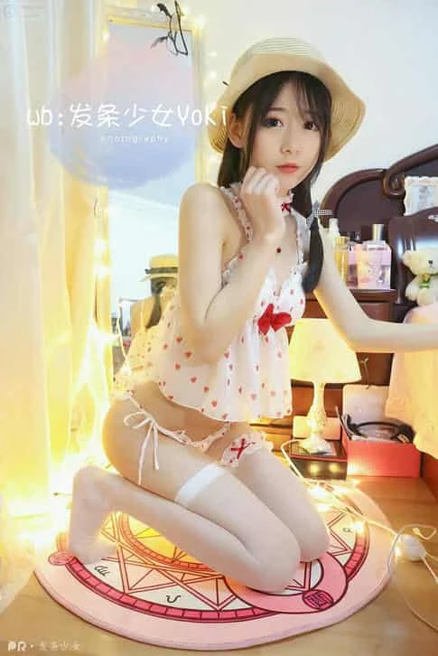迷之呆梨 - 色气小女友(21P+2V)