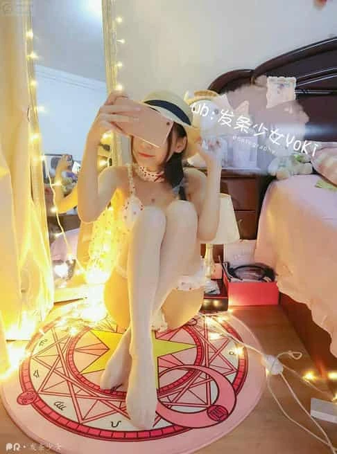 迷之呆梨 - 色气小女友(21P+2V)