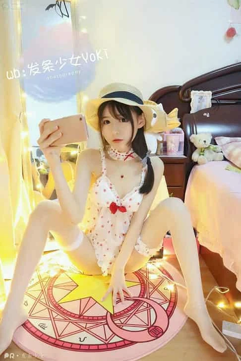 迷之呆梨 - 色气小女友(21P+2V)