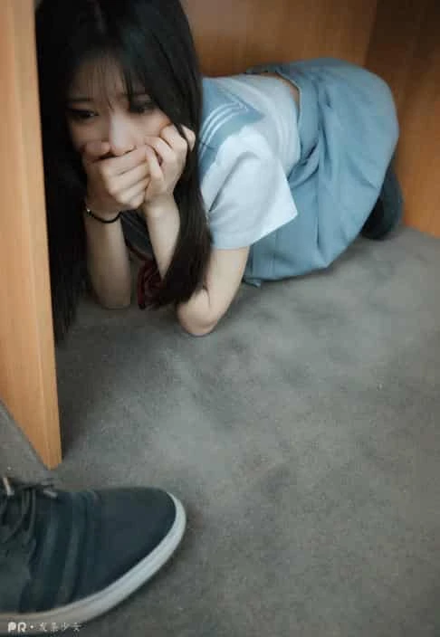 迷之呆梨 - 尾随颜控少女