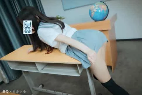 迷之呆梨 - 尾随颜控少女