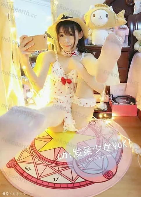迷之呆梨 - 色气小女友(21P+2V)