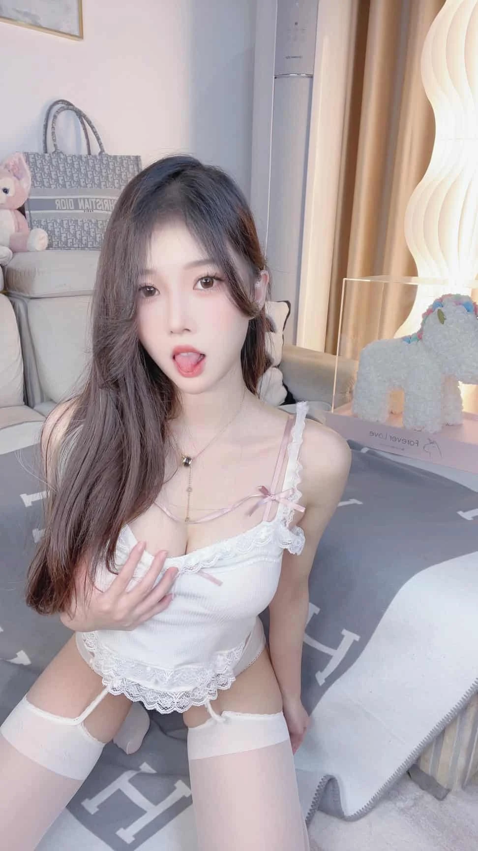 小小奶瓶儿 - 纯欲吊带